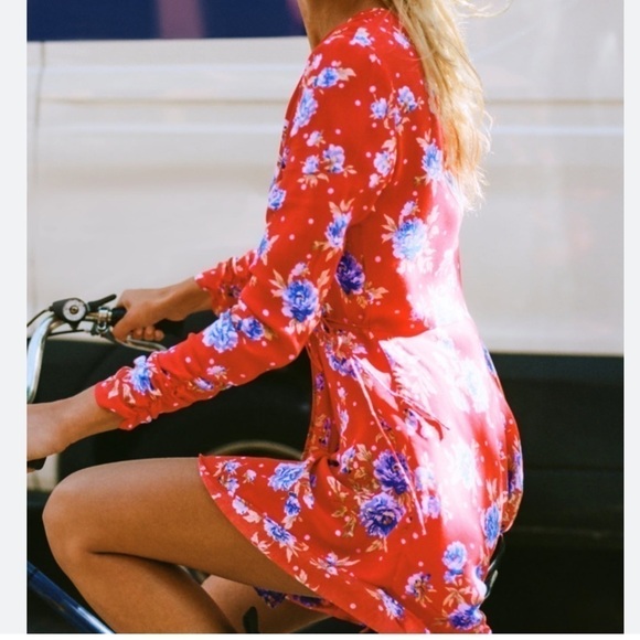 Zara | NWT Red Floral Wrap V-Neck Ruched 3/4-Length Sleeve Dress XS - Picture 5 of 13